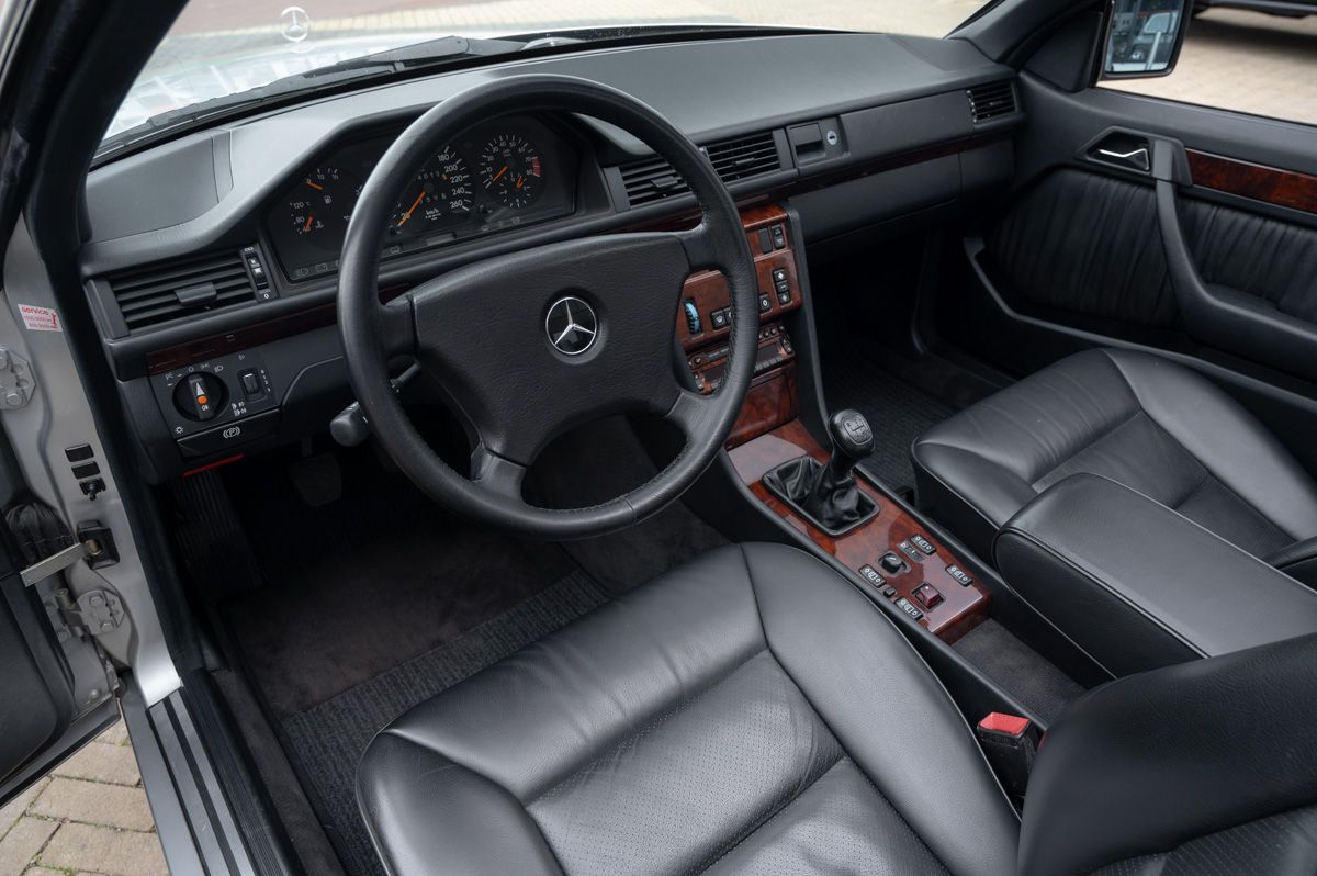 Mercedes-Benz E-Klasse (1994) — foto 37