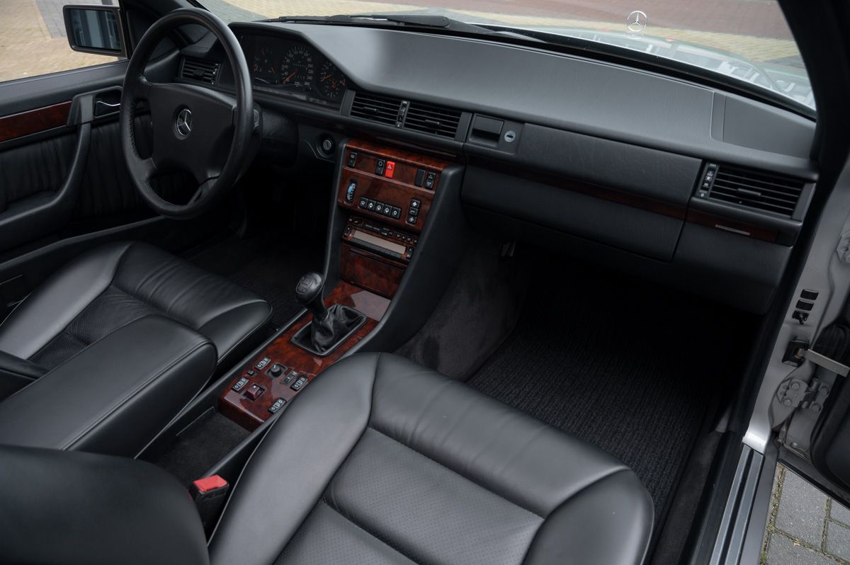 Mercedes-Benz E-Klasse (1994) — foto 40