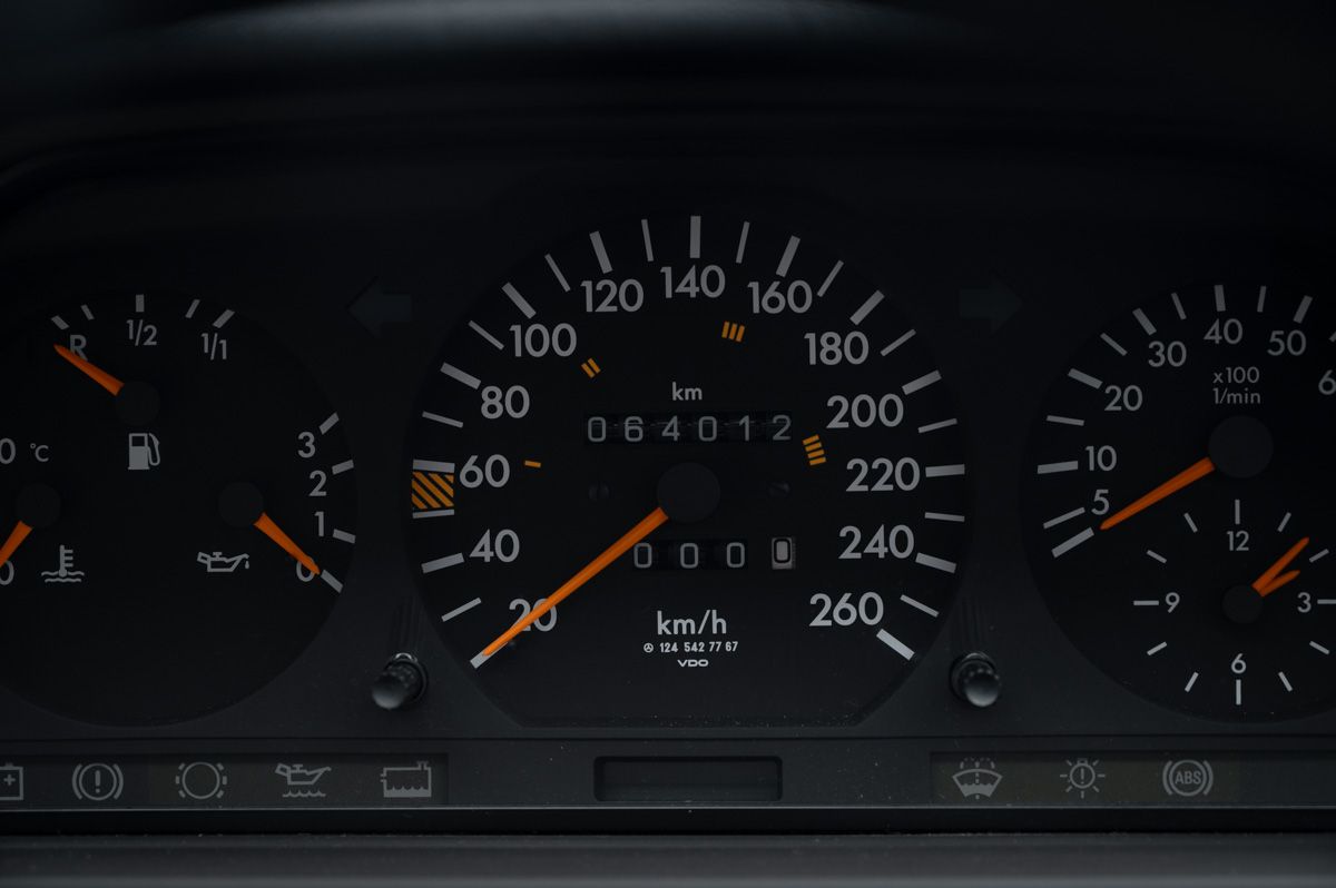 Mercedes-Benz E-Klasse (1994) — foto 47