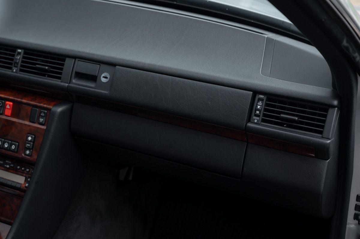 Mercedes-Benz E-Klasse (1994) — foto 41