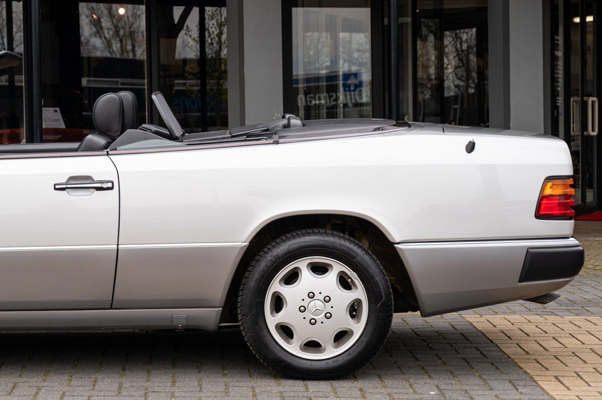 Mercedes-Benz E-Klasse (1994) — foto 33