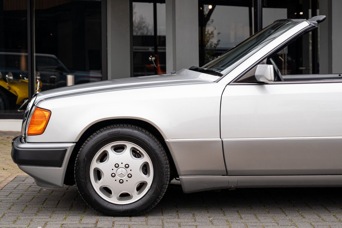 Mercedes-Benz E-Klasse (1994) — foto 34