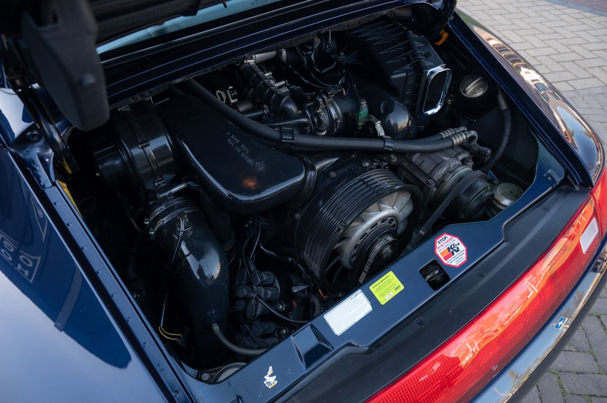 Porsche 911 (1994) — photo 63