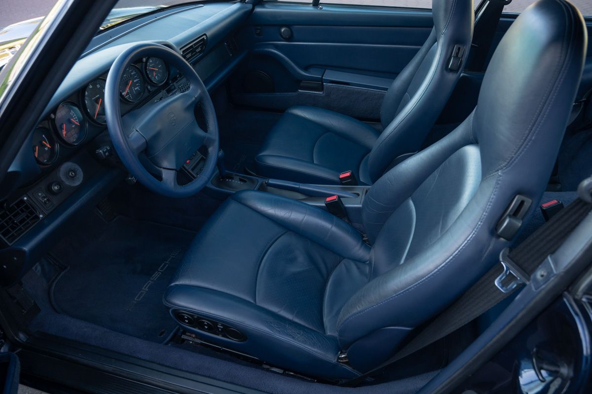 Porsche 911 (1994) — photo 39