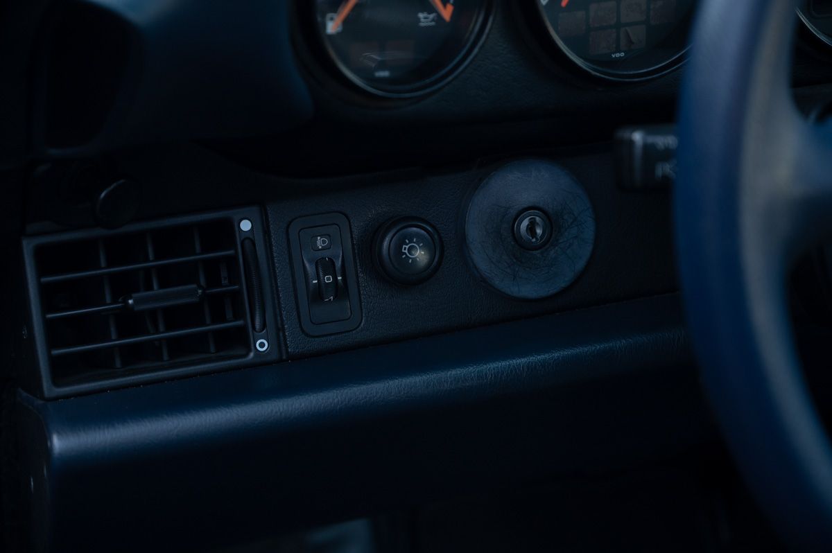 Porsche 911 (1994) — photo 51