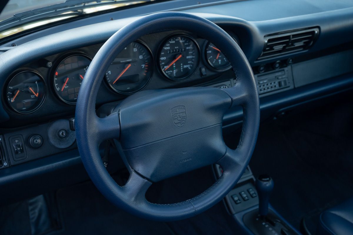 Porsche 911 (1994) — photo 48
