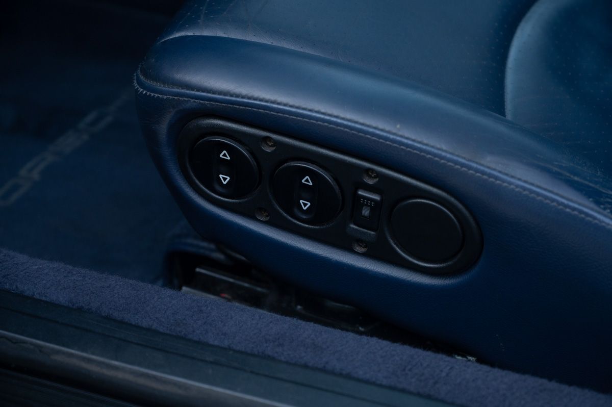Porsche 911 (1994) — photo 52