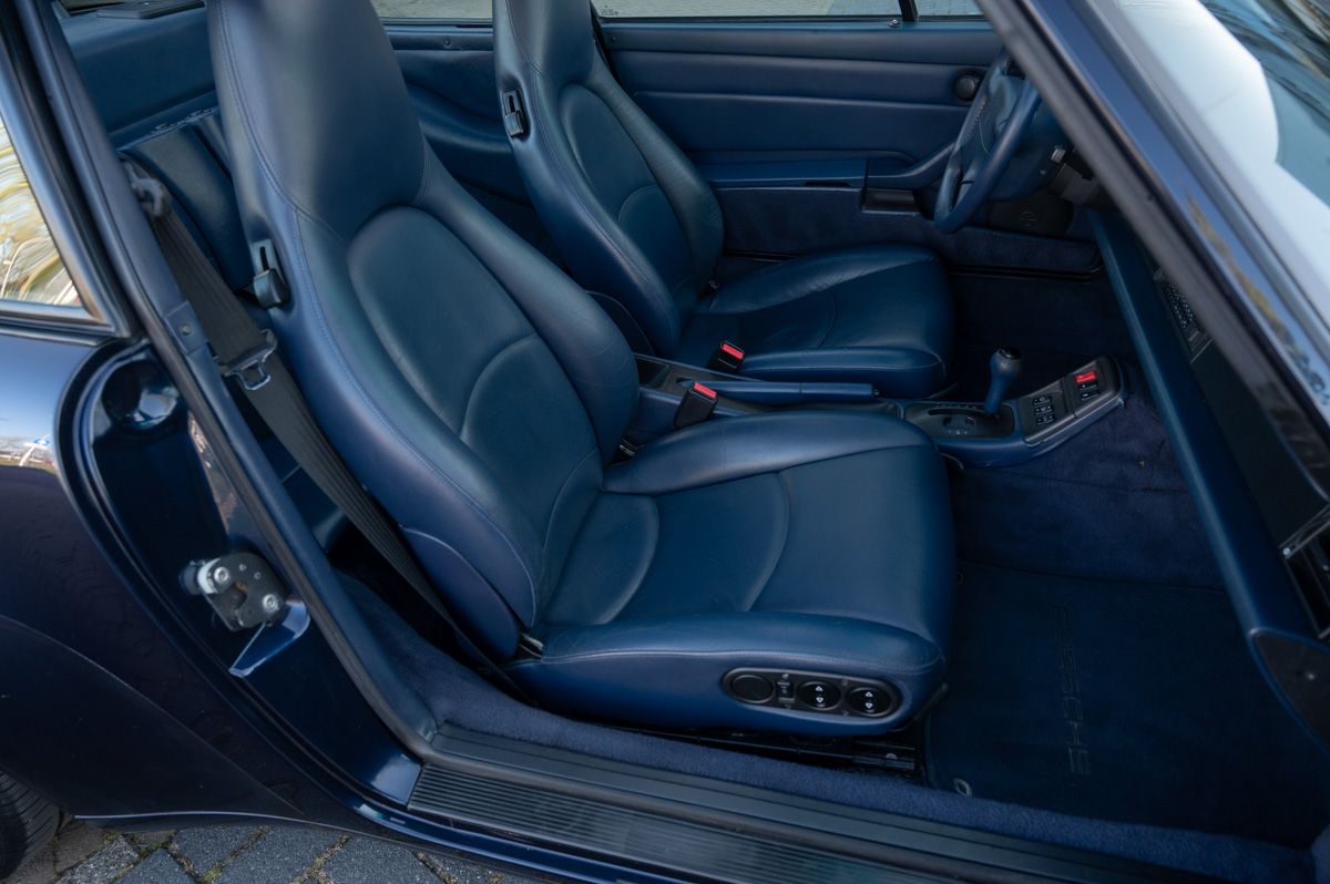 Porsche 911 (1994) — photo 43