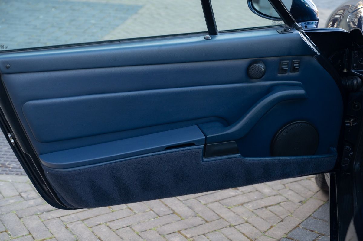 Porsche 911 (1994) — photo 54
