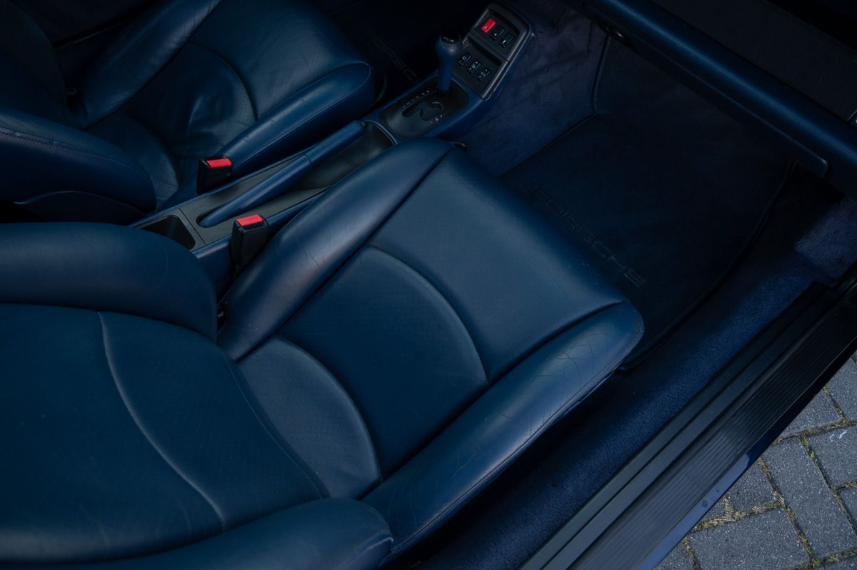 Porsche 911 (1994) — photo 55