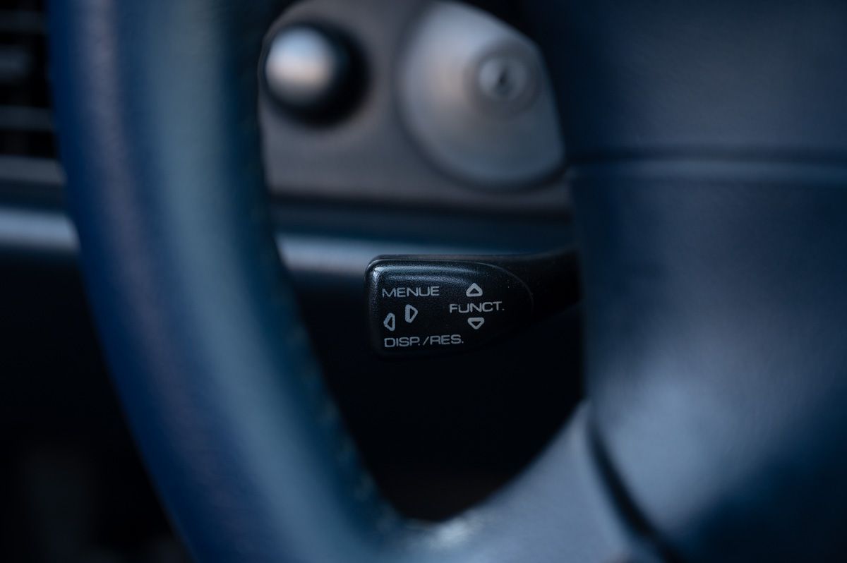 Porsche 911 (1994) — photo 58