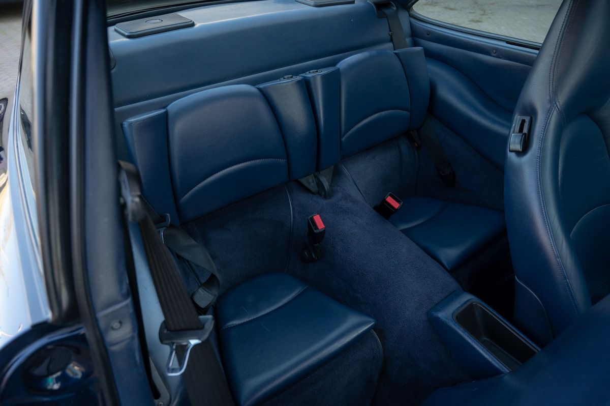 Porsche 911 (1994) — photo 45