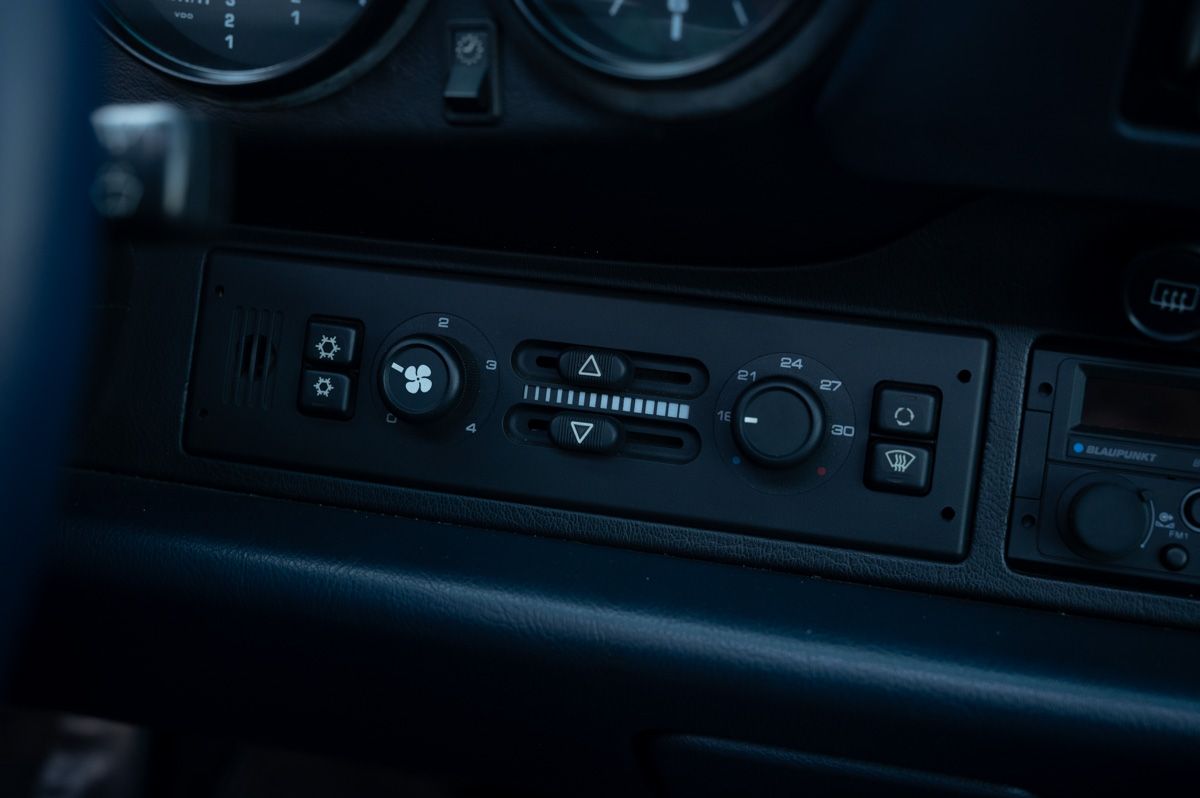 Porsche 911 (1994) — photo 60