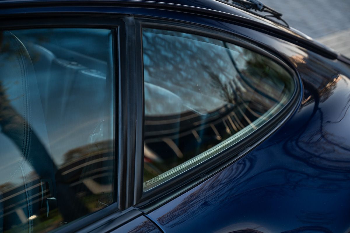 Porsche 911 (1994) — photo 32