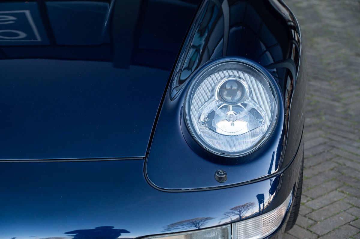 Porsche 911 (1994) — photo 19