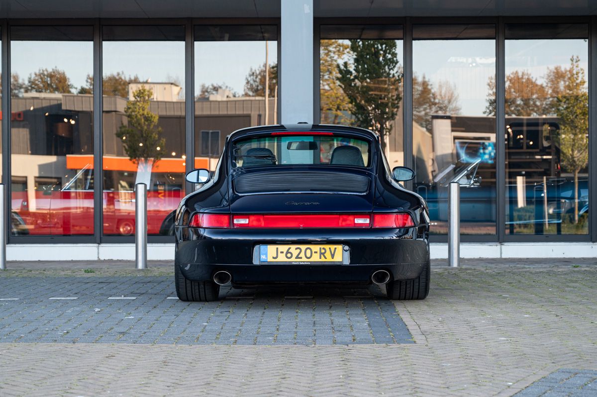 Porsche 911 (1994) — photo 12