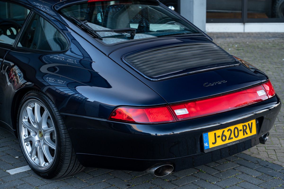 Porsche 911 (1994) — photo 11