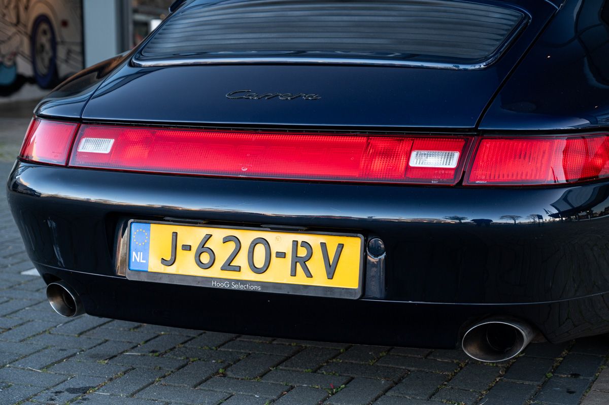 Porsche 911 (1994) — photo 14