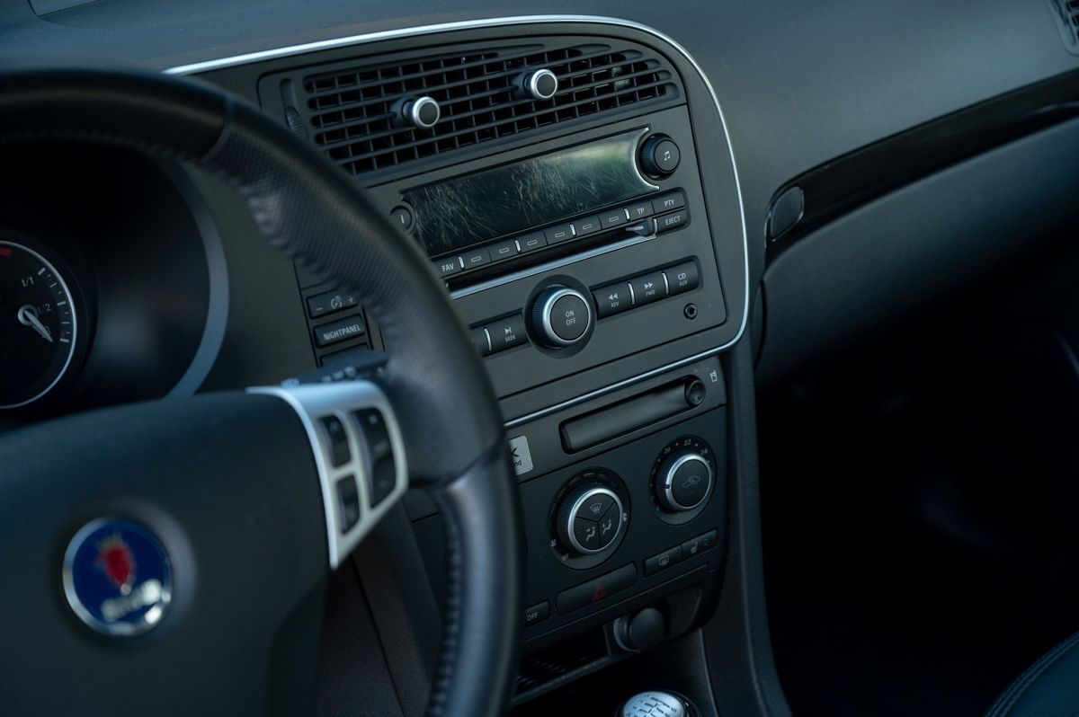 Saab 9-3 (2008) — photo 54