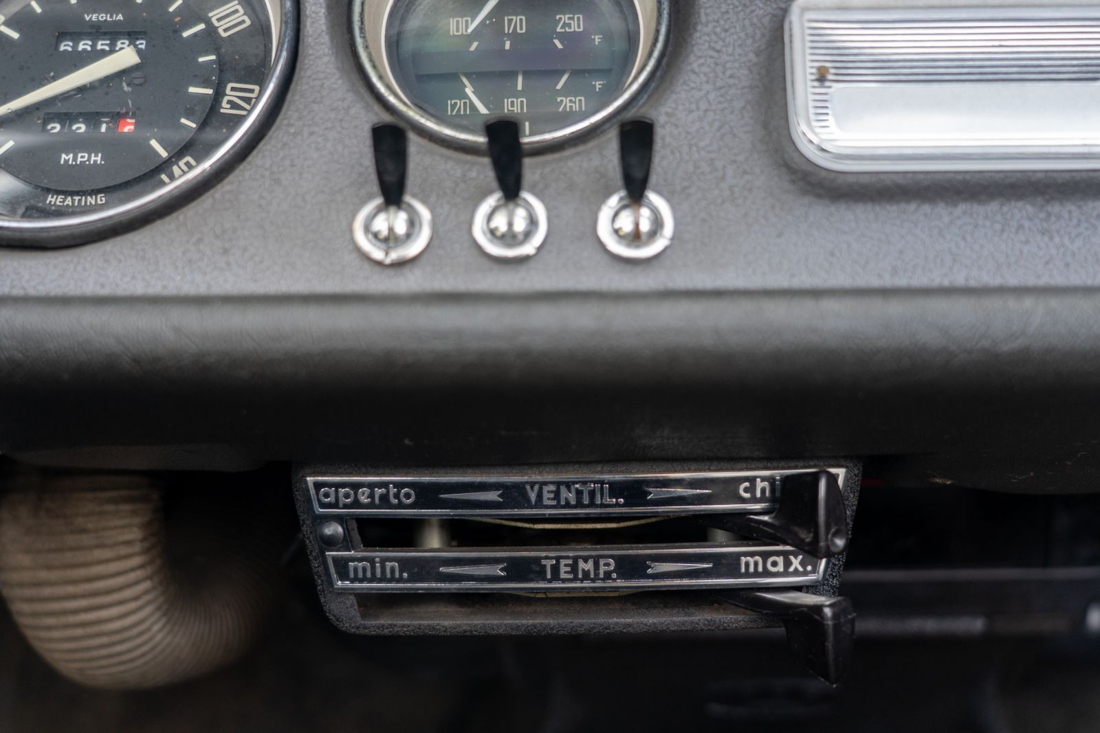 Alfa Romeo Giulia (1965) — photo 33