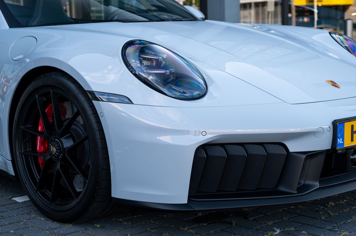 Porsche 911 (2024) — foto 23