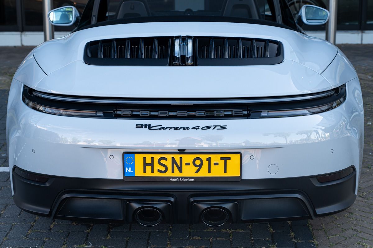 Porsche 911 (2024) — foto 17