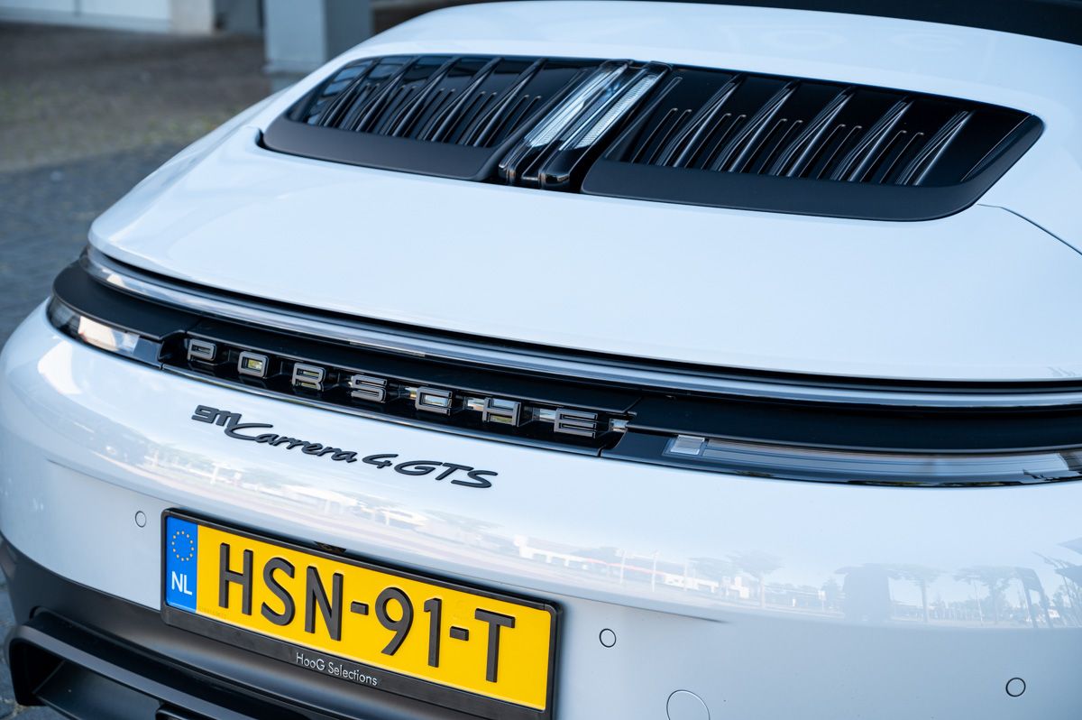 Porsche 911 (2024) — foto 18