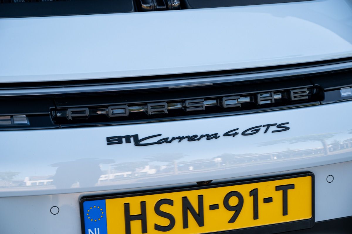 Porsche 911 (2024) — foto 29
