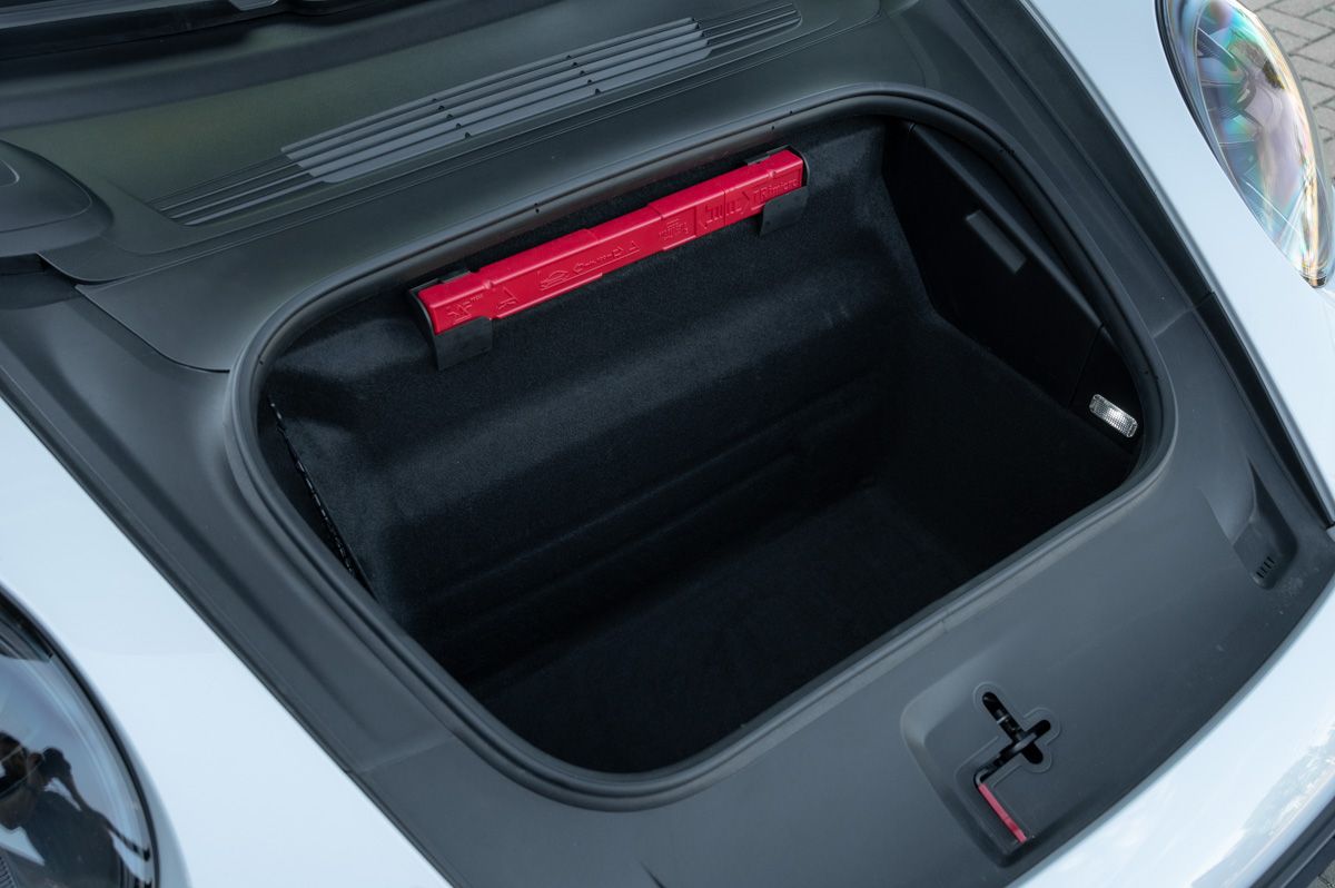 Porsche 911 (2024) — foto 53