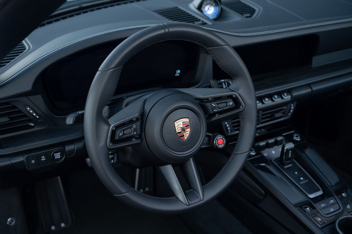 Porsche 911 (2024) — foto 58