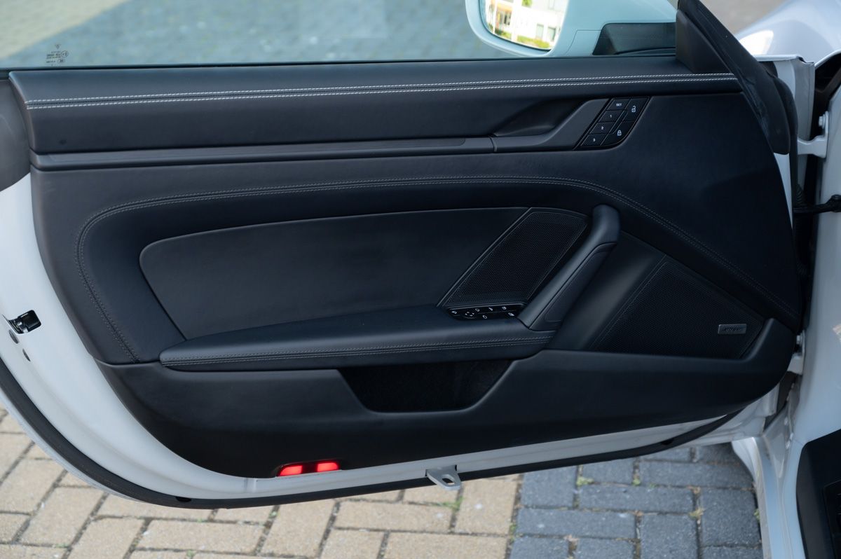 Porsche 911 (2024) — foto 66
