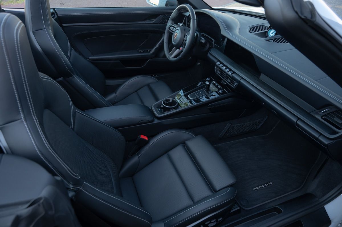 Porsche 911 (2024) — foto 45