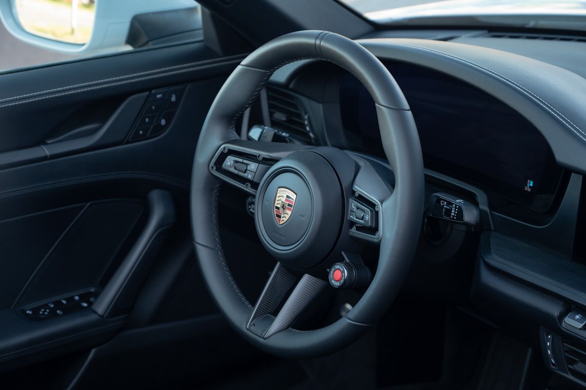 Porsche 911 (2024) — foto 59