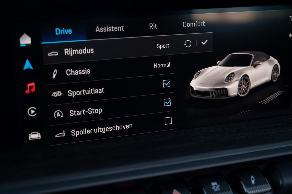 Porsche 911 (2024) — foto 47