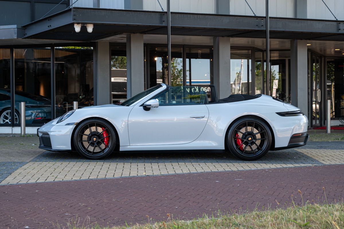 Porsche 911 (2024) — foto 10