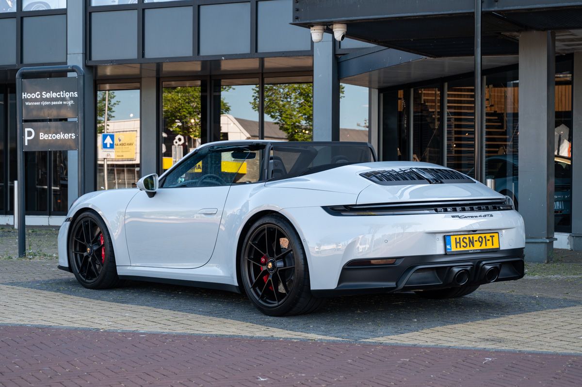 Porsche 911 (2024) — foto 14