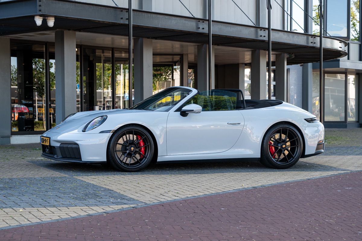 Porsche 911 (2024) — foto 9