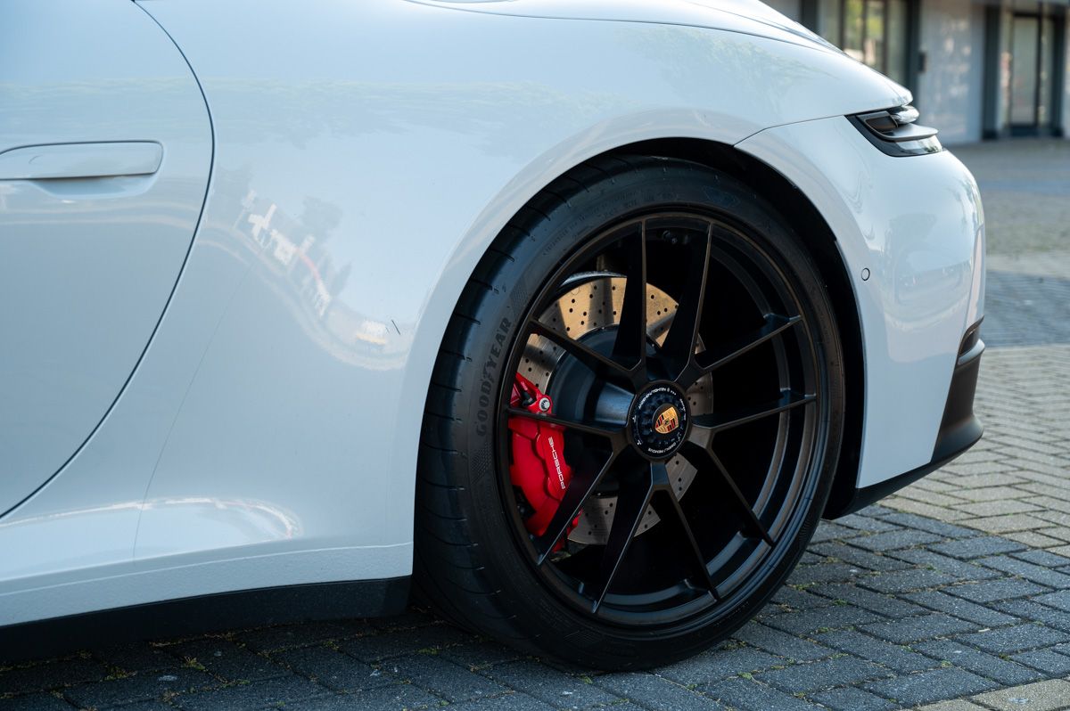 Porsche 911 (2024) — foto 22