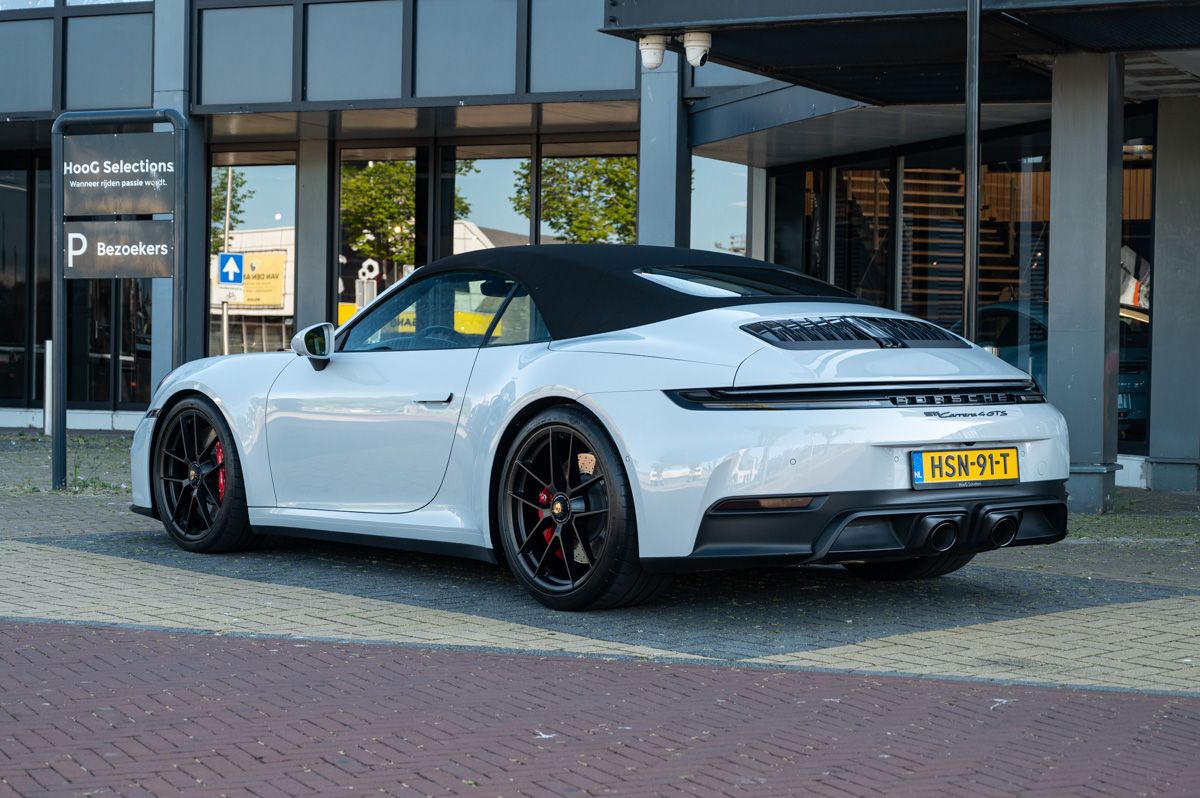 Porsche 911 (2024) — foto 15