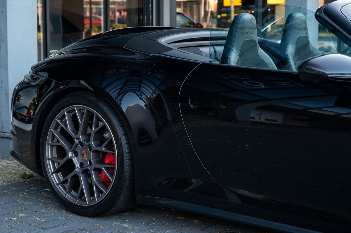 Porsche 911 (2024) — foto 18