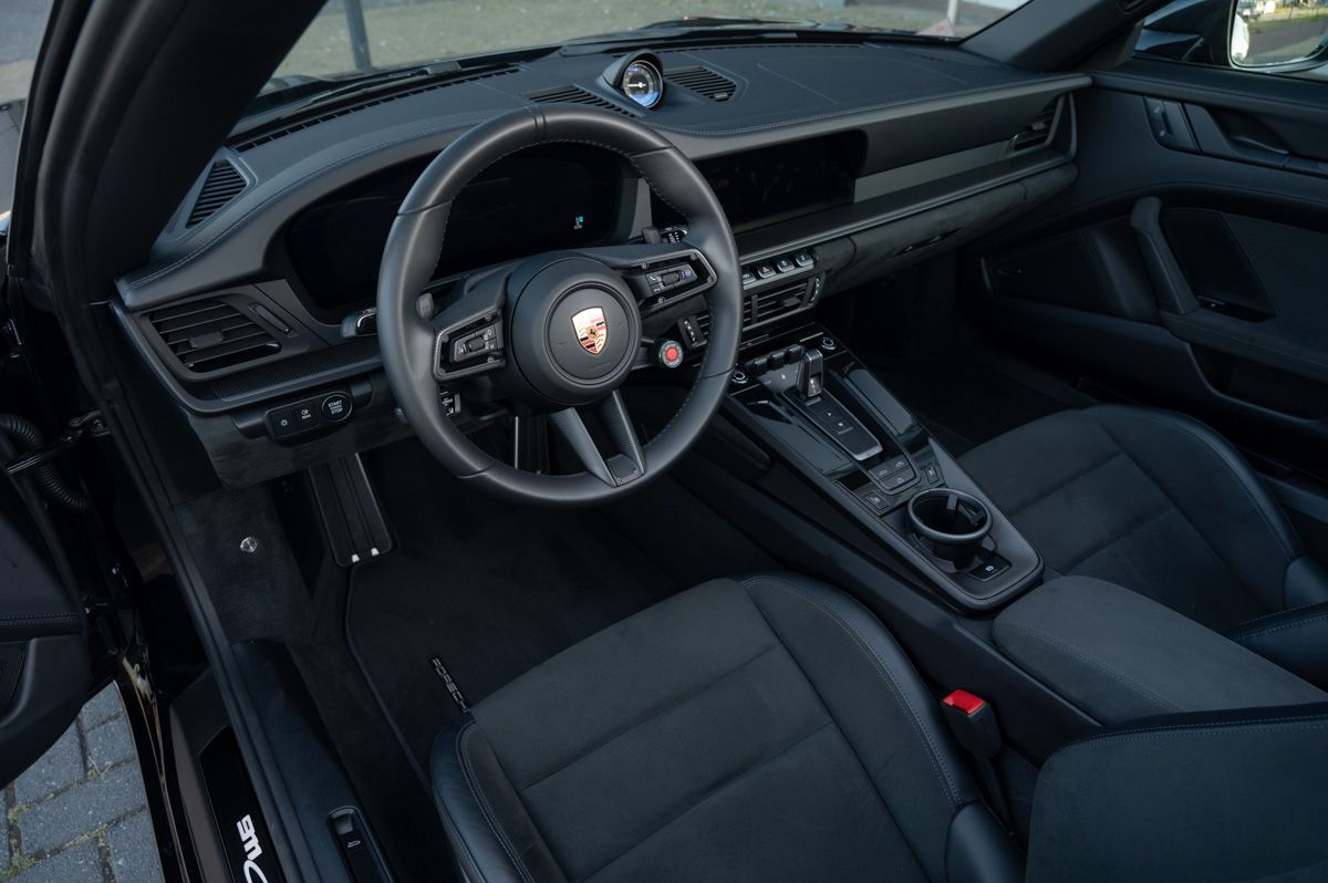 Porsche 911 (2024) — foto 43