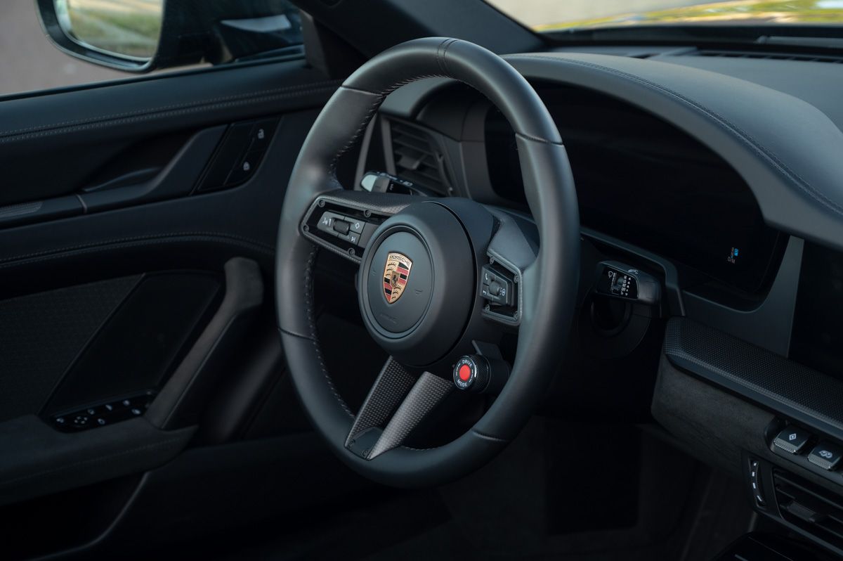 Porsche 911 (2024) — foto 65