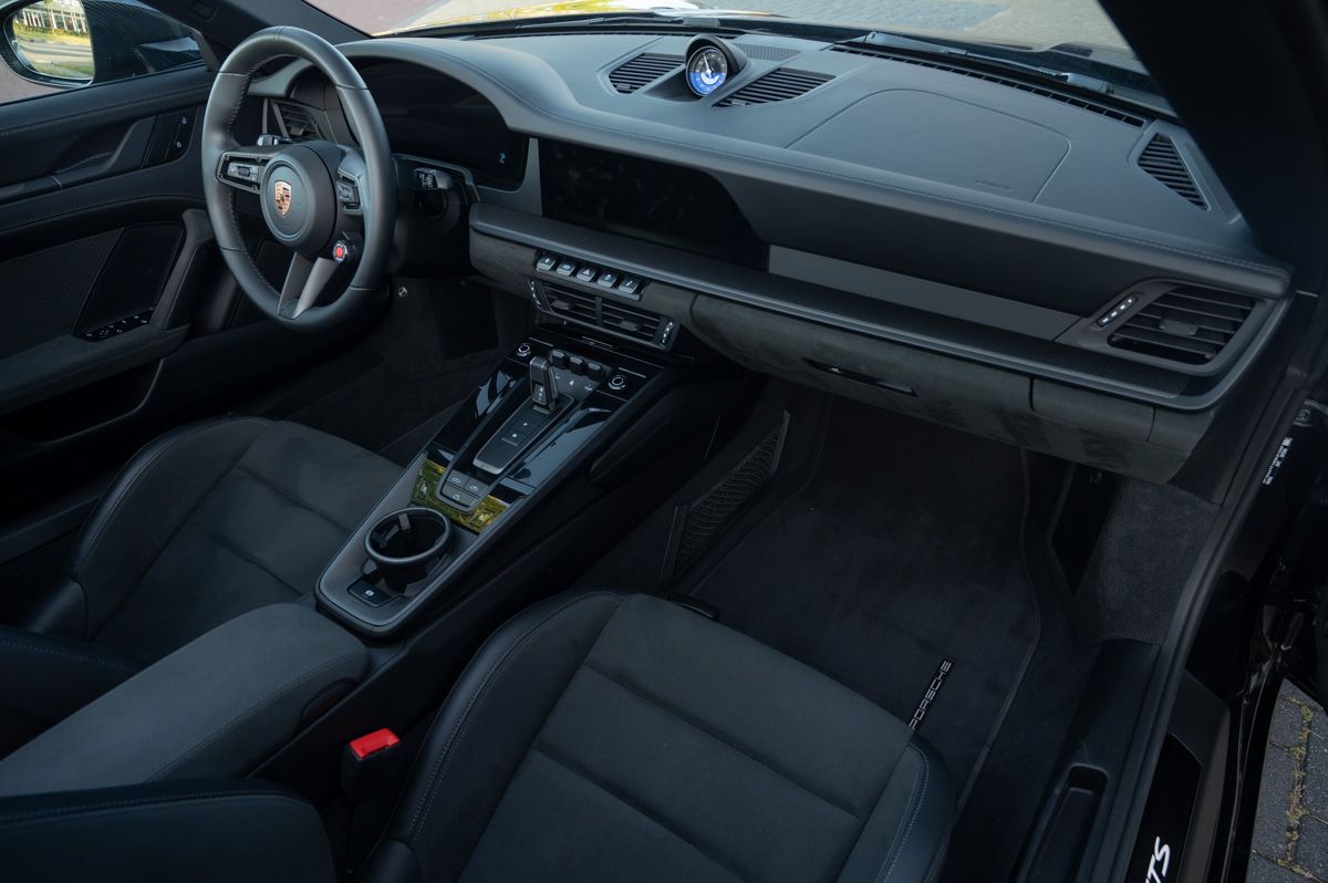 Porsche 911 (2024) — foto 47