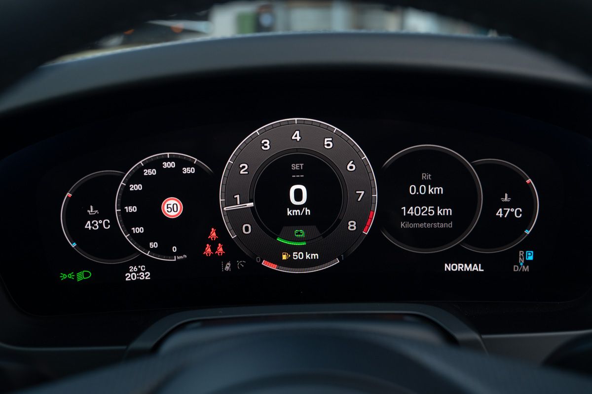 Porsche 911 (2024) — foto 45