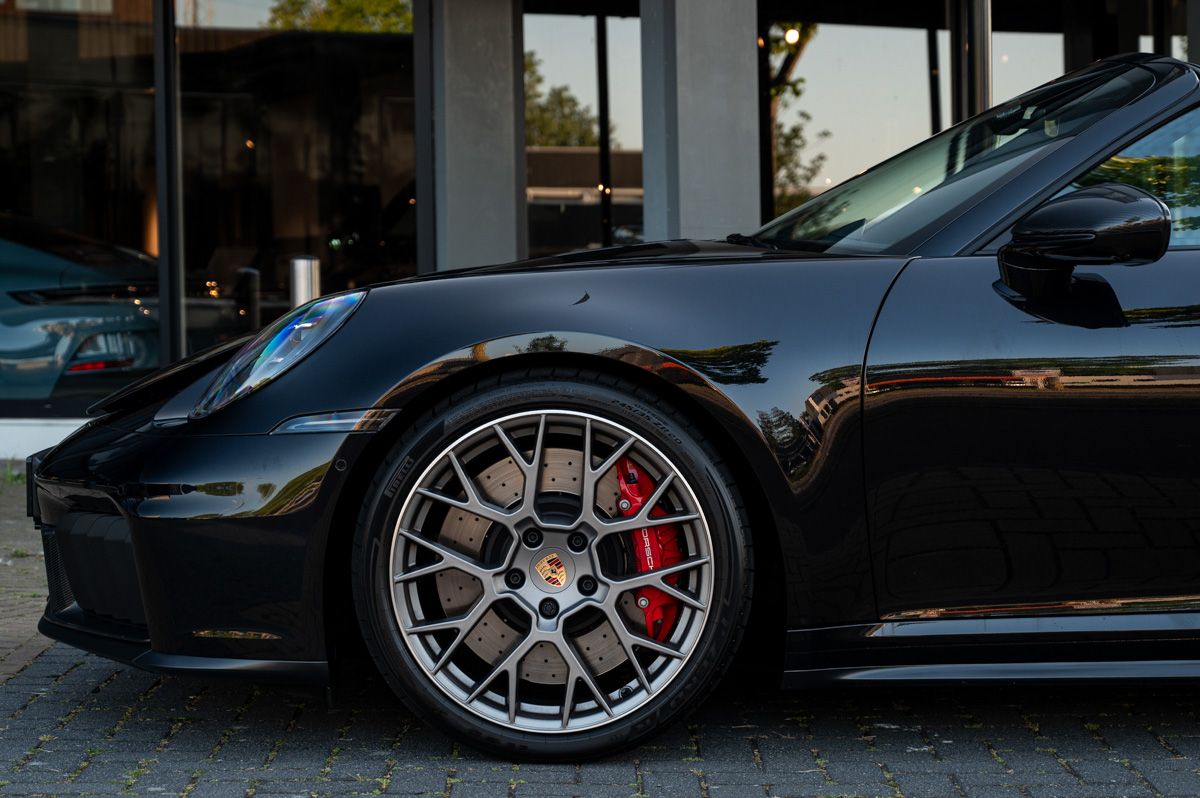 Porsche 911 (2024) — foto 20