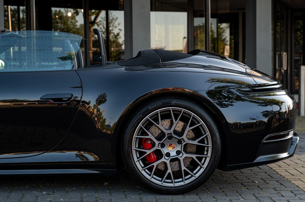 Porsche 911 (2024) — foto 19