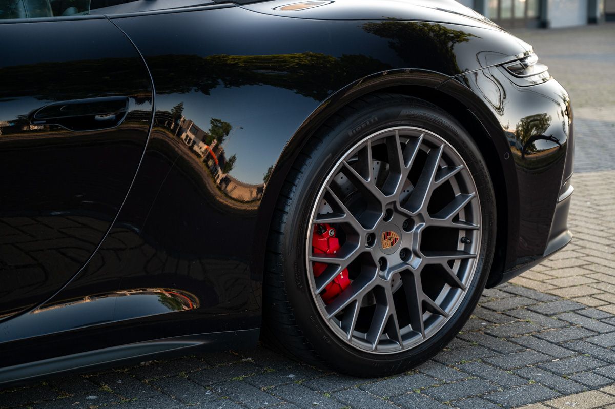 Porsche 911 (2024) — foto 23