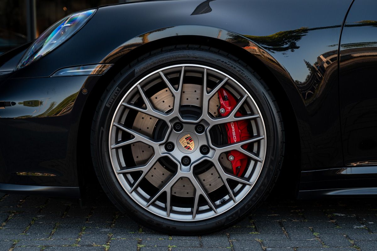 Porsche 911 (2024) — foto 21