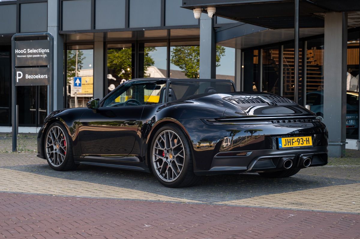 Porsche 911 (2024) — foto 14