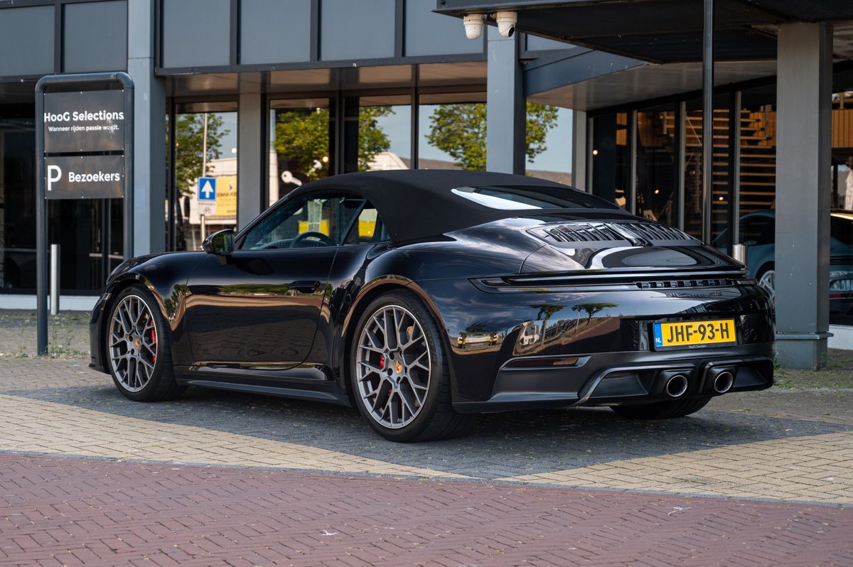 Porsche 911 (2024) — foto 15
